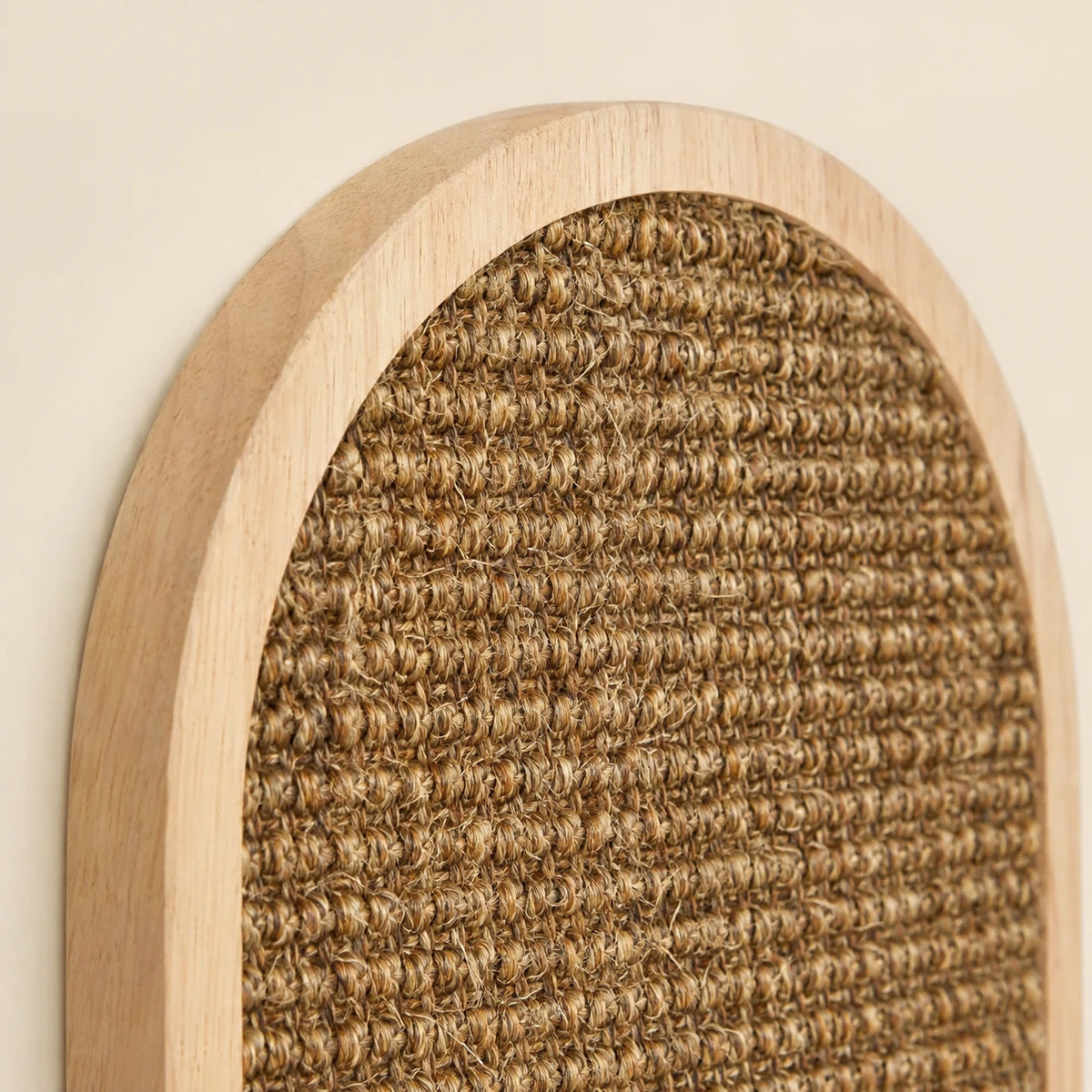 Griffoir mural en bois et sisal — Ramme