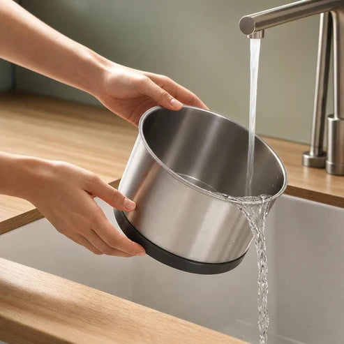 Fontaine à eau chat design inox — Klar