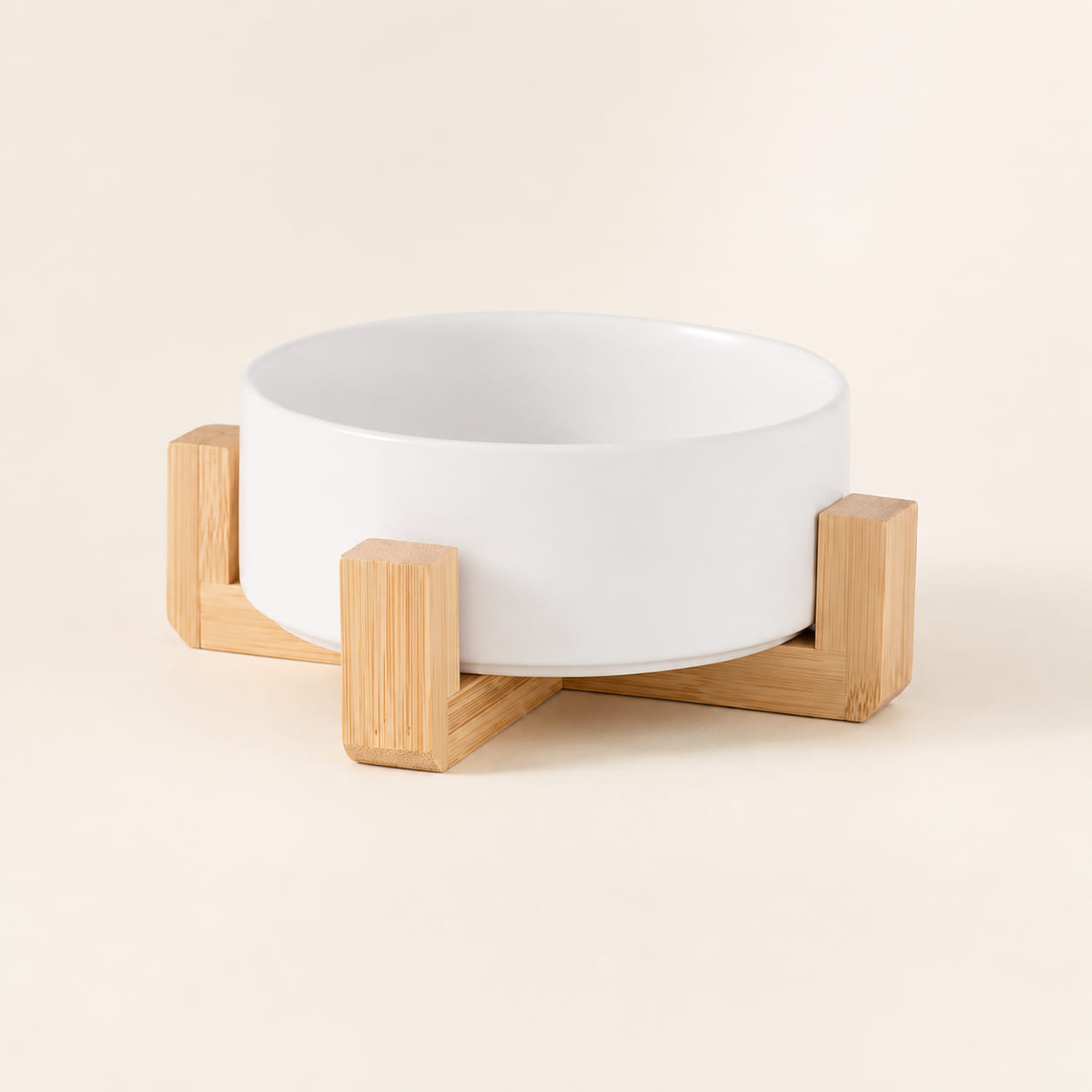 Gamelle Cozylow Lerk, bol en céramique sur support en bois naturel