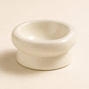 Gamelle céramique surélevée Cozylow Löv pour chat, coloris crème